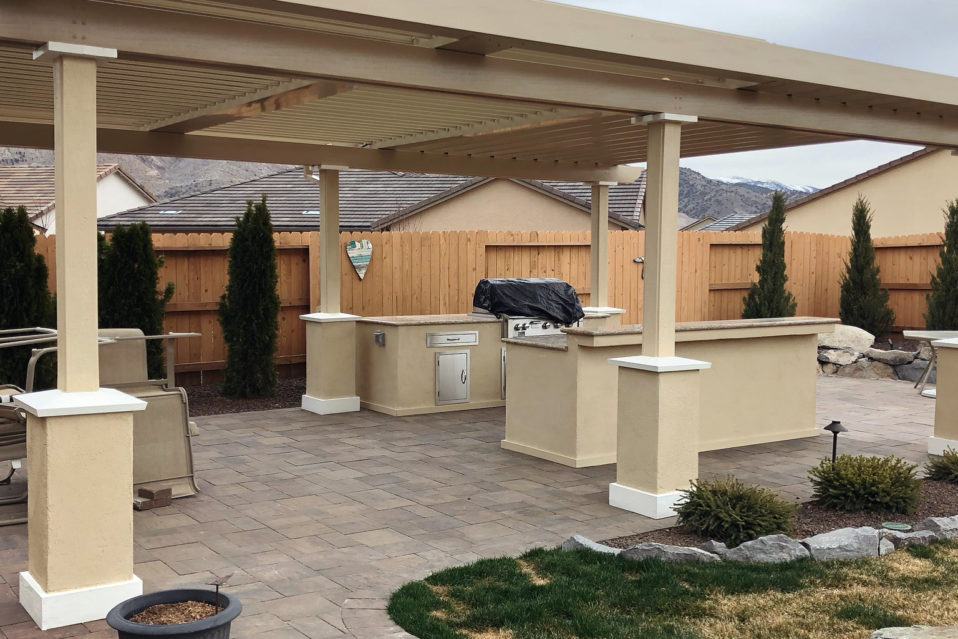 harris-landscape-construction-reno-outdoor-kitchen-and-pavers